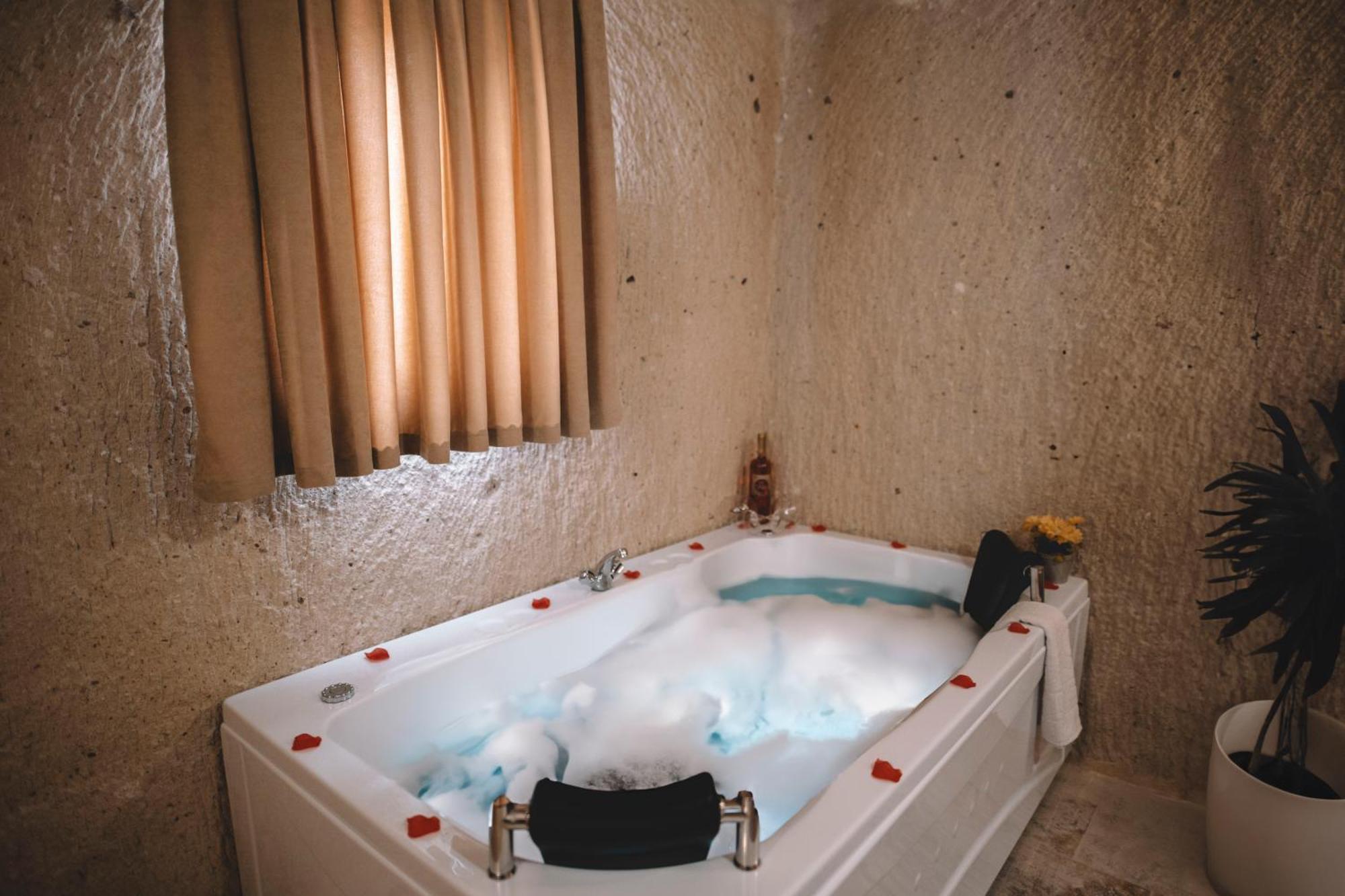 Daphne Cave Hotel アヴァノス エクステリア 写真