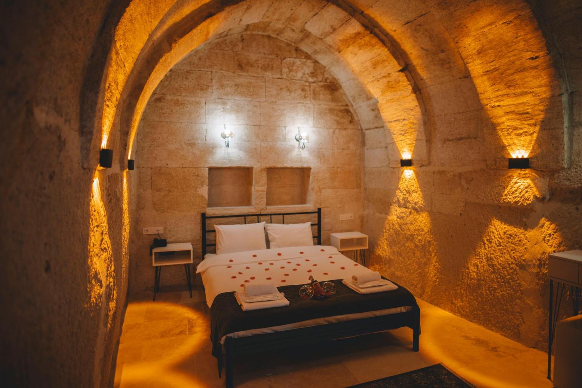 Daphne Cave Hotel アヴァノス エクステリア 写真