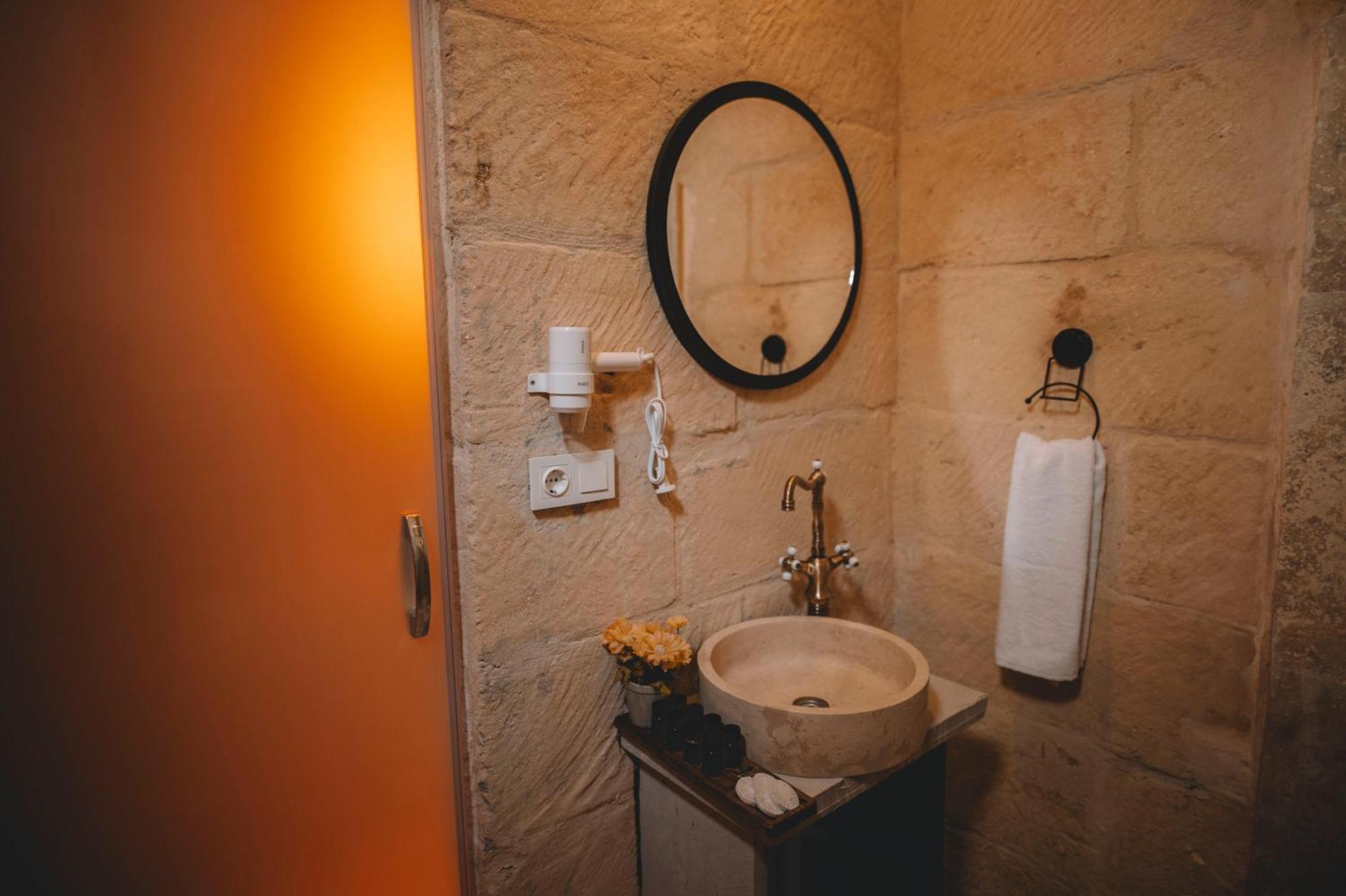 Daphne Cave Hotel アヴァノス エクステリア 写真