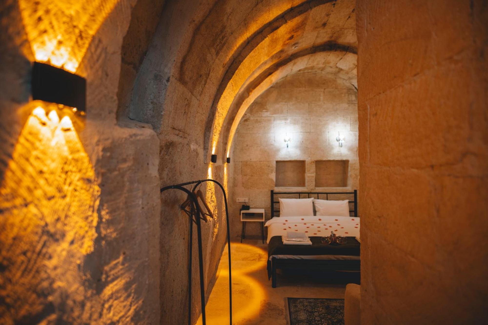 Daphne Cave Hotel アヴァノス エクステリア 写真