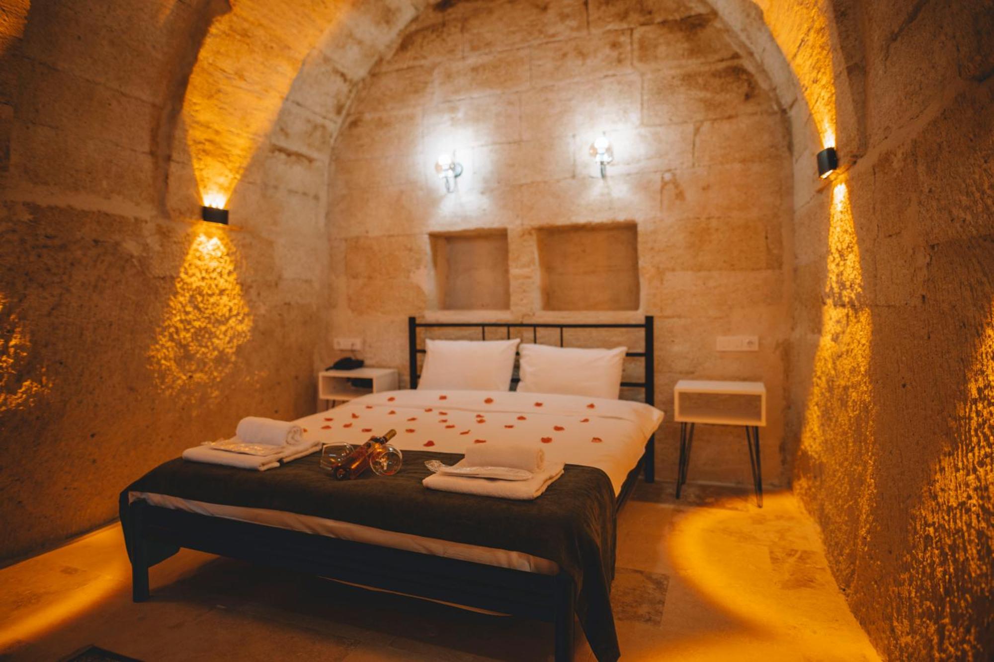 Daphne Cave Hotel アヴァノス エクステリア 写真