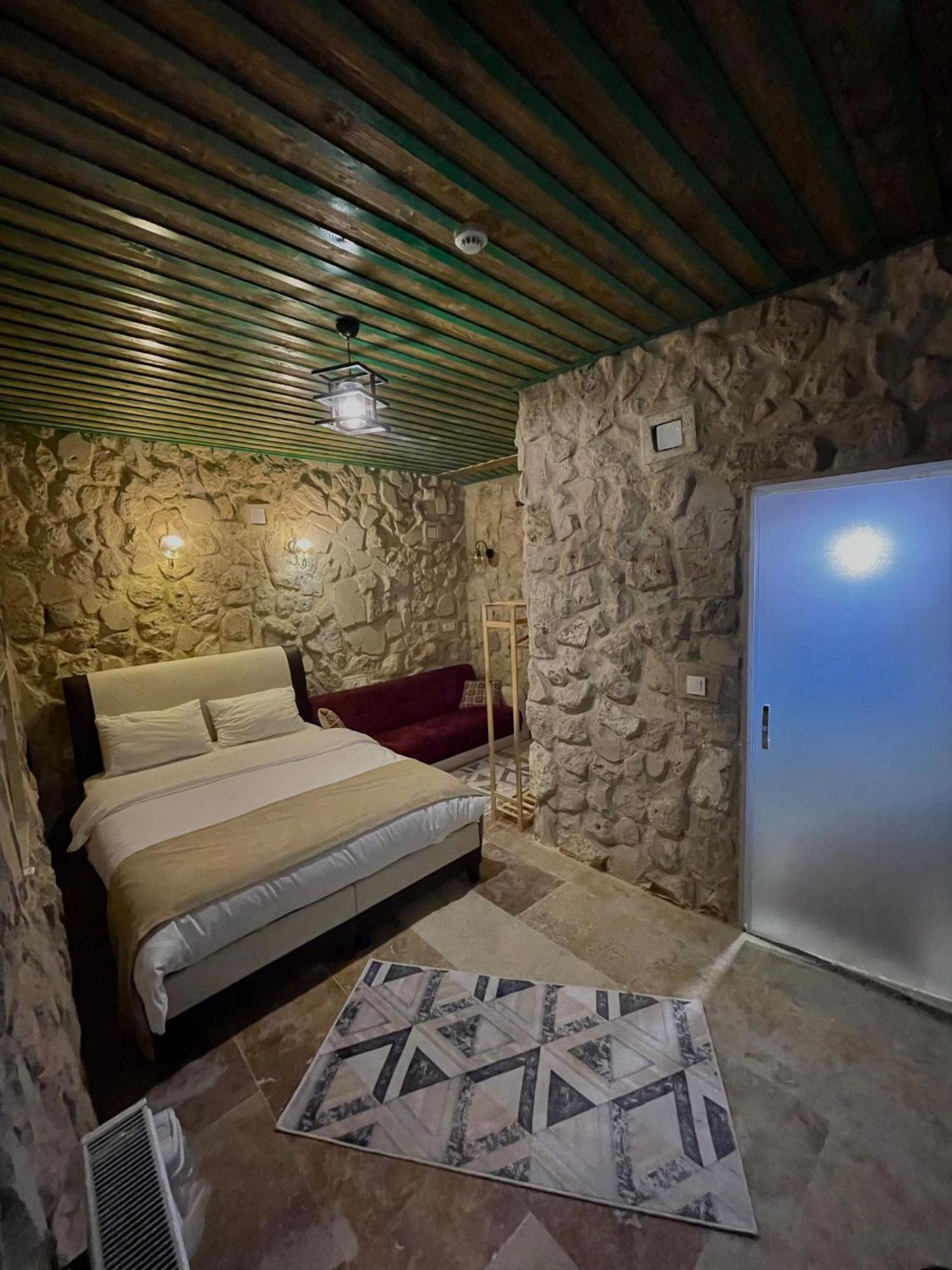 Daphne Cave Hotel アヴァノス エクステリア 写真